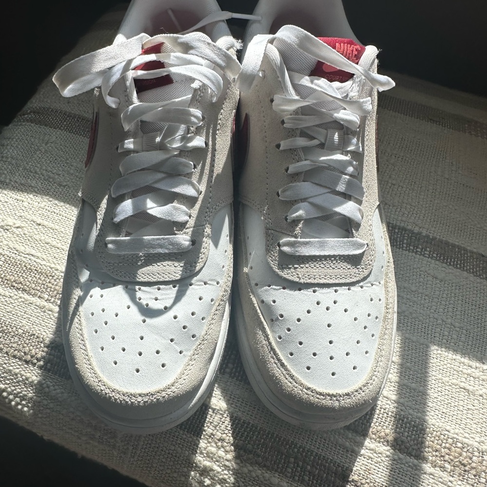 Nike White and Red Sneakers